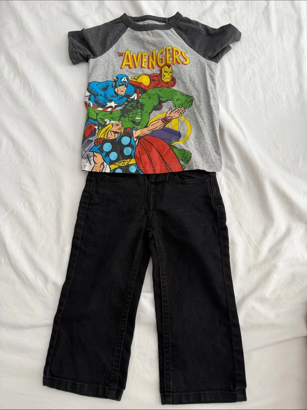 Marvel Avengers Kids Gray & Black Raglan Tee with Colorful Character Print 2T